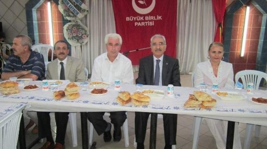 Boz&uuml;y&uuml;k'te Bbp'nin İftar Yemeği