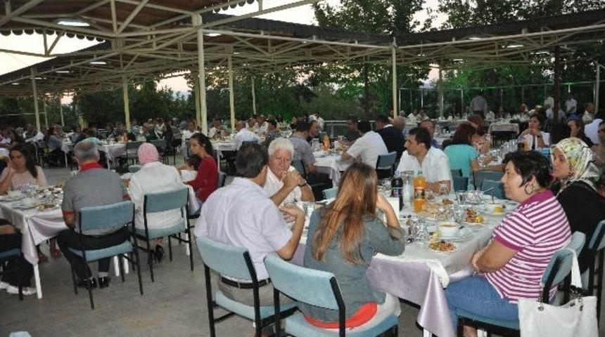 Demir Export, Maden Camiasını İftarda Buluşturdu