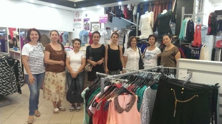 Bu Kadınların Eli &Ouml;p&uuml;l&uuml;r