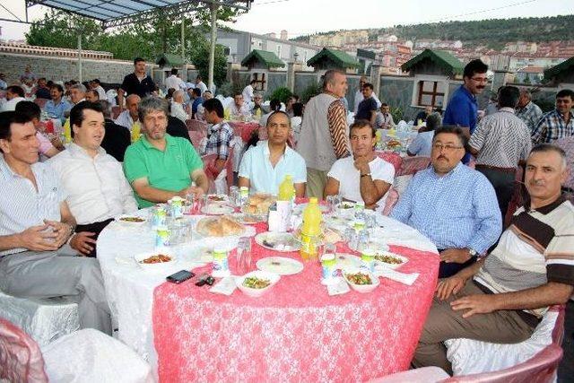 Balıkesir Esnaf Odaları Birliğinden Toplu İftar