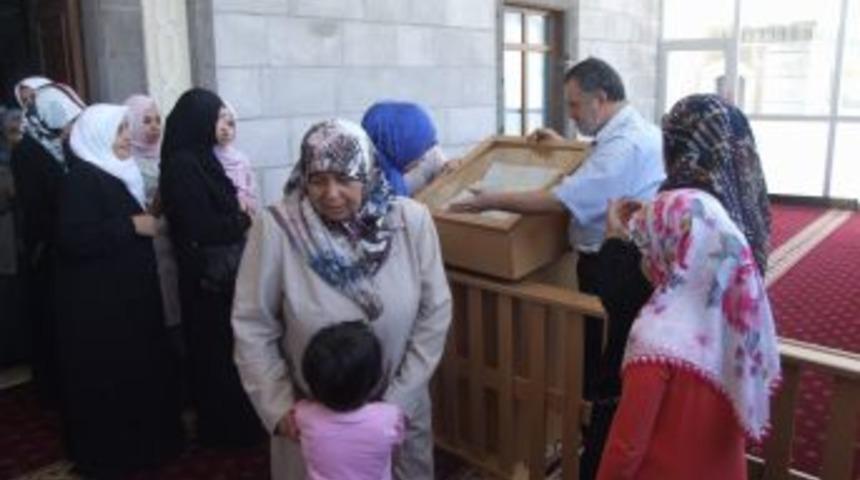 Yerk&ouml;y&rsquo;de Sakal-ı Şerif Ziyareti Yoğun Ilgi G&ouml;rd&uuml;