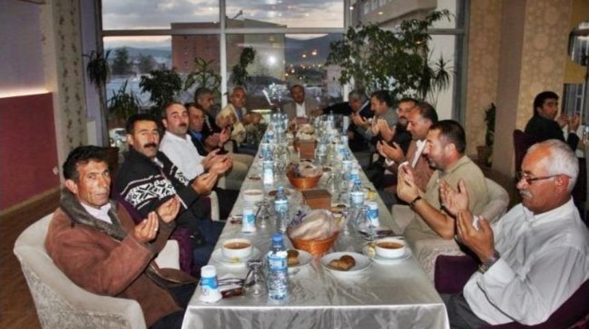 Ardahan Belediyesi &Ccedil;alışanları İftarda Bir Araya Geldi