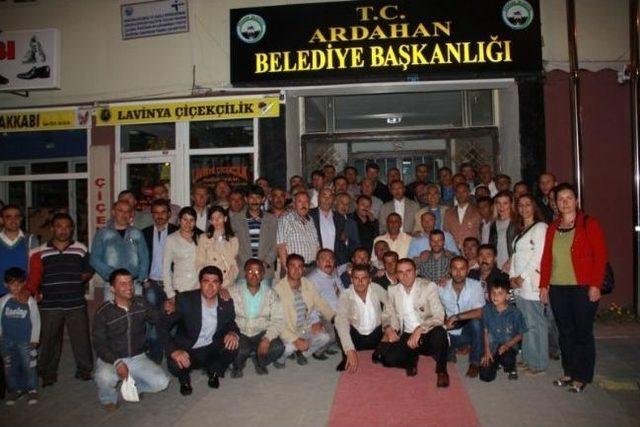 Ardahan Belediyesi Çalışanları İftarda Bir Araya Geldi