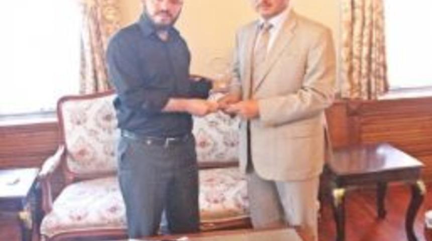 Başkan K&ouml;ksoy&rsquo;a &lsquo;en &Ccedil;alışkan Belediye Başkanı &Ouml;d&uuml;l&uuml;&rsquo;