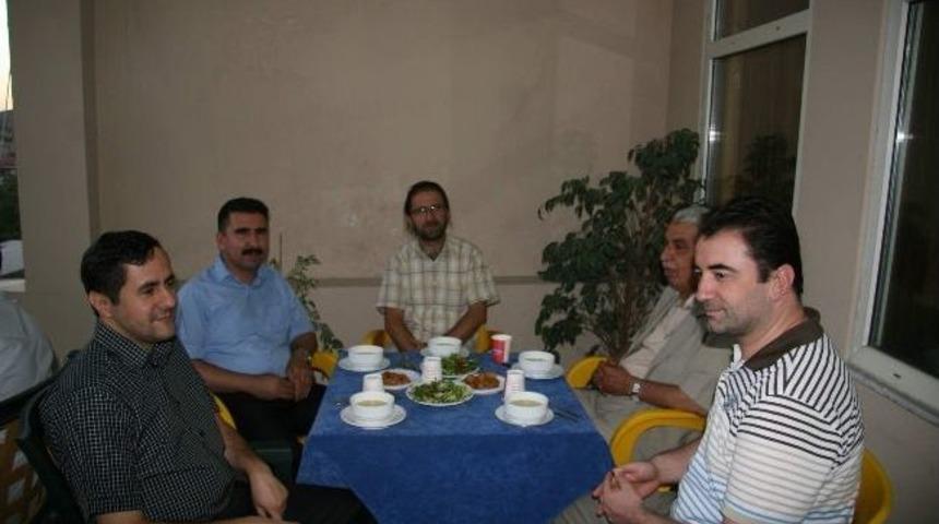 Basın &Ccedil;alışanları Agd&rsquo;nin İftarında Bir Araya Geldi