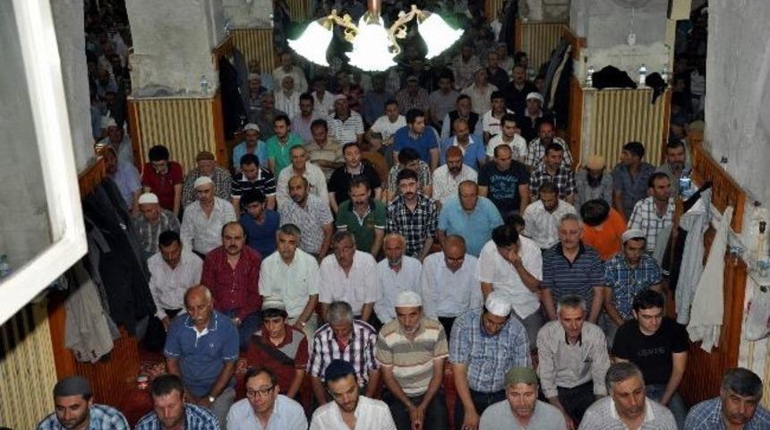 Sivas&rsquo;ta Enderun Usul&uuml; Teravih Namazı