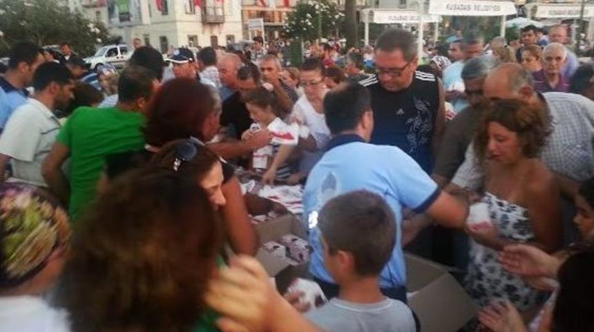 Kuşadası Belediyesi&rsquo;nden Vatandaşlara Kandil Simidi