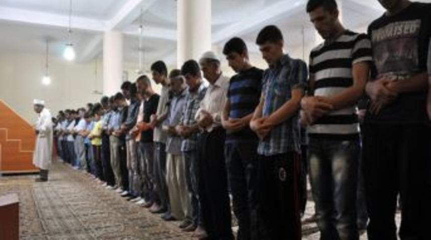 Midyat&rsquo;ta Kadir Gecesi'nde Camiler Doldu