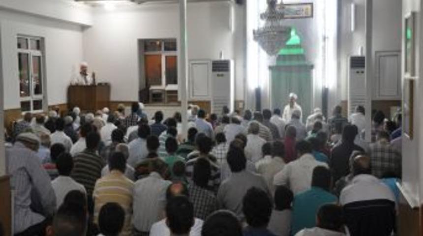 Sincan&rsquo;da Camiler Kadir Gecesi Heyecanıyla Doldu Taştı