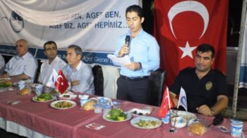 Gen&ccedil;ler ve polisler iftar yemeğinde bir araya geldi