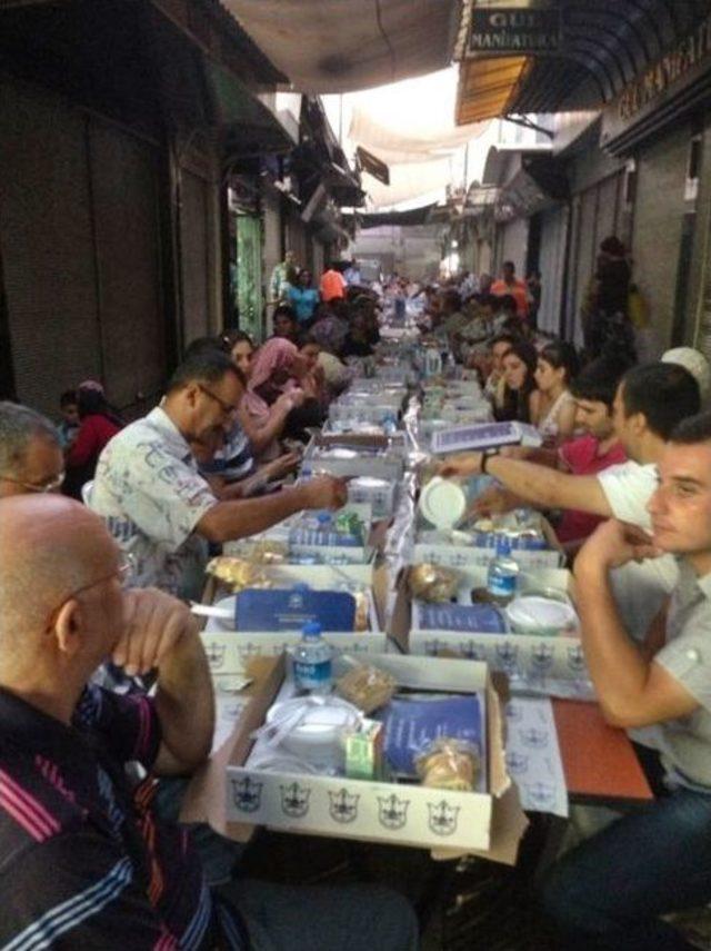 Konak’ta Rekor Iftar Yemeği