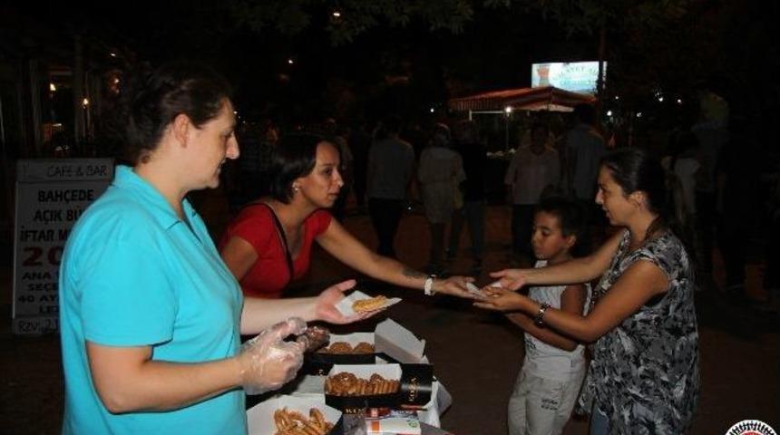 Kırklareli Belediyesi&rsquo;nden Kadir Gecesi&rsquo;nde Simit Ve Helva