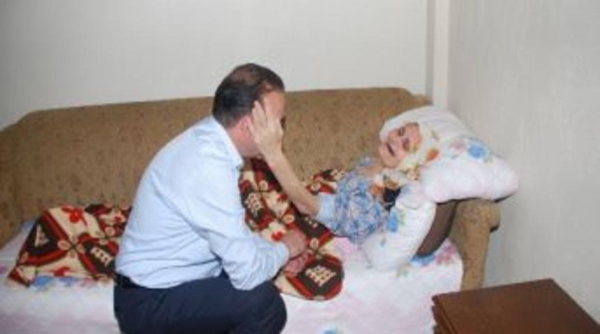 Başkan Doğan Hastalara Moral Veriyor