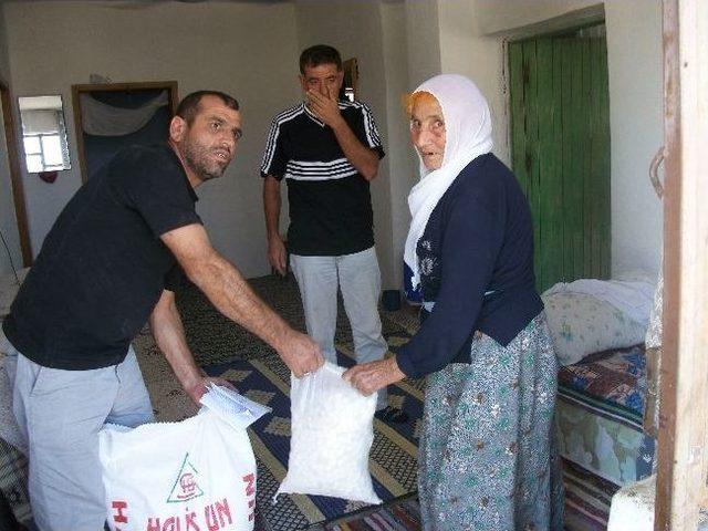 İş Adamından Fakir Ailelere Gıda Yardımı 1