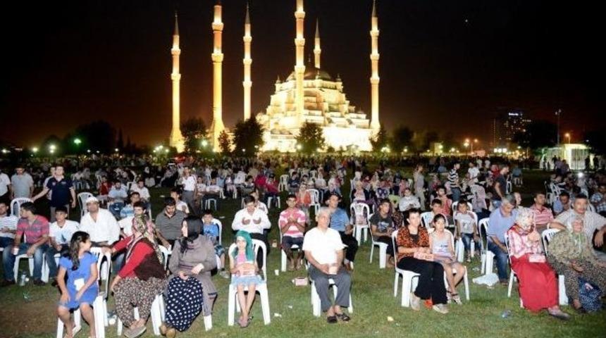 Sanat Tırı'nda Kabe&rsquo;den Canlı Yayın