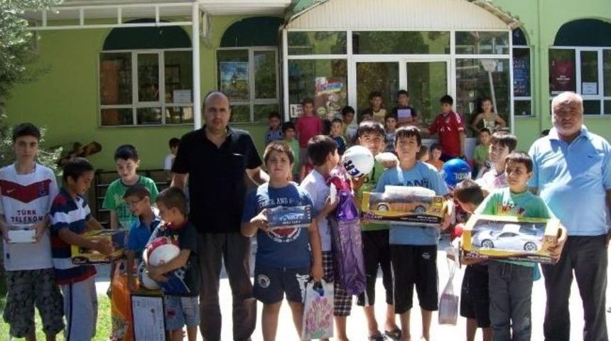 Burhaniye&rsquo;de &Ccedil;ocuklar İ&ccedil;in Namaz Yarışması