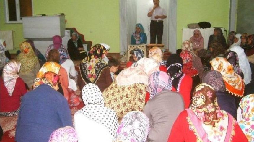 Burhaniye&rsquo;de Kadir Gecesinde Camiler Doldu Taştı