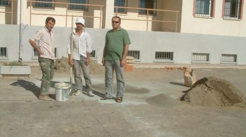 Burhaniye Sağlık Meslek&rsquo;te Sınıflar Yetmiyor