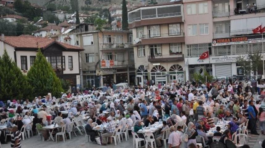 -elmalı Belediyesinden 6 Bin Kişilik İftar Ve Sahur Yemeği