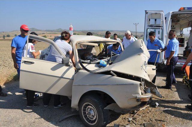 Çocuk şoför kaza yaptı: 1 ölü, 4 yaralı