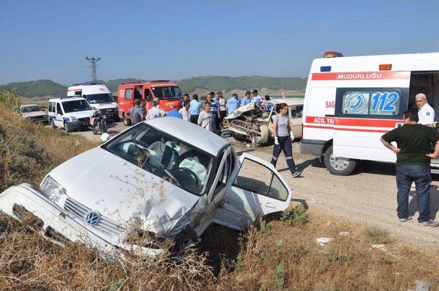 Çocuk şoför kaza yaptı: 1 ölü, 4 yaralı