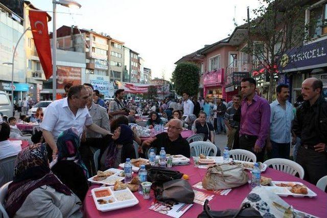 Bolu Belediyesi’nden Dev İftar