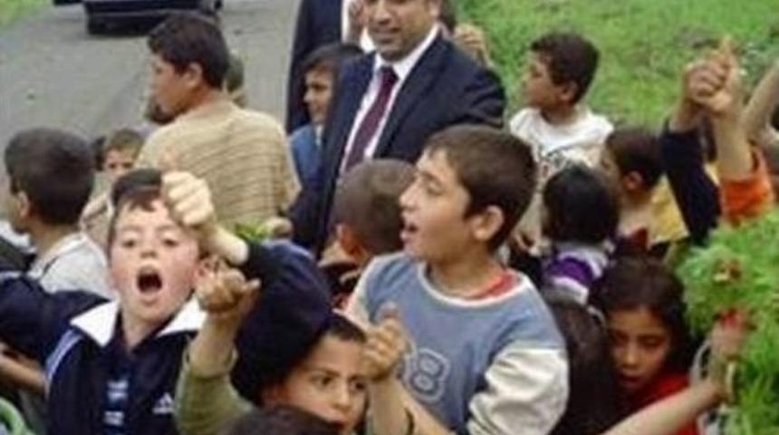 Ak Partili İ&ccedil;ten İftar Sonrası Geceyi &Ccedil;ocuklarla Ge&ccedil;irdi