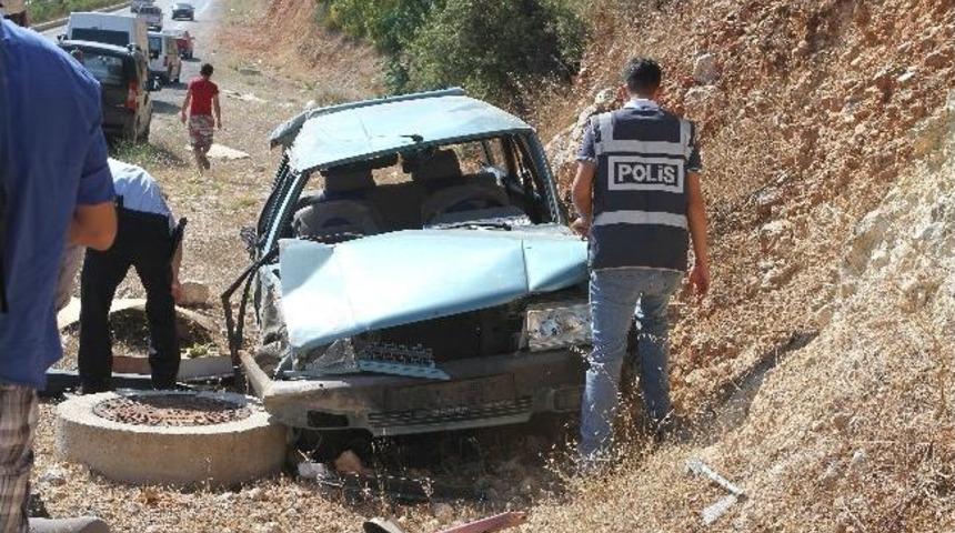 Ara&ccedil; Takla Attı, S&uuml;r&uuml;c&uuml;s&uuml; Ağır Yaralandı