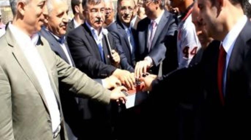 Bakan Yılmaz, Sarıkamış&rsquo;ta Temel Atma T&ouml;renine Katıldı