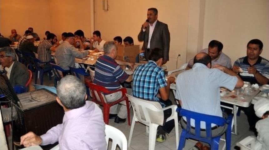 Ak Partili Aras Mahalle Sakinleriyle İftar Yaptı