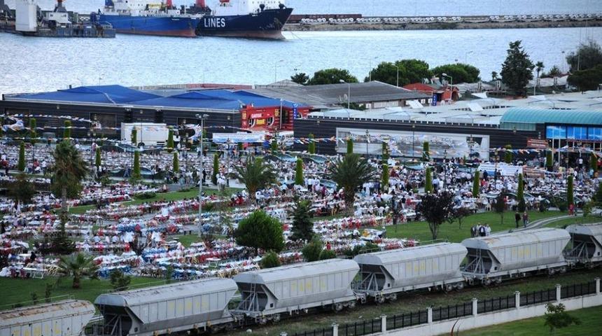 Bakan Suat Kılı&ccedil;, Samsunlularla Iftar A&ccedil;tı