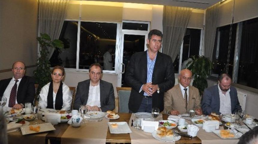 (&ouml;zel Haber) İmam Gelmeyince İftar Duasını Barolar Birliği Başkanı Yaptı