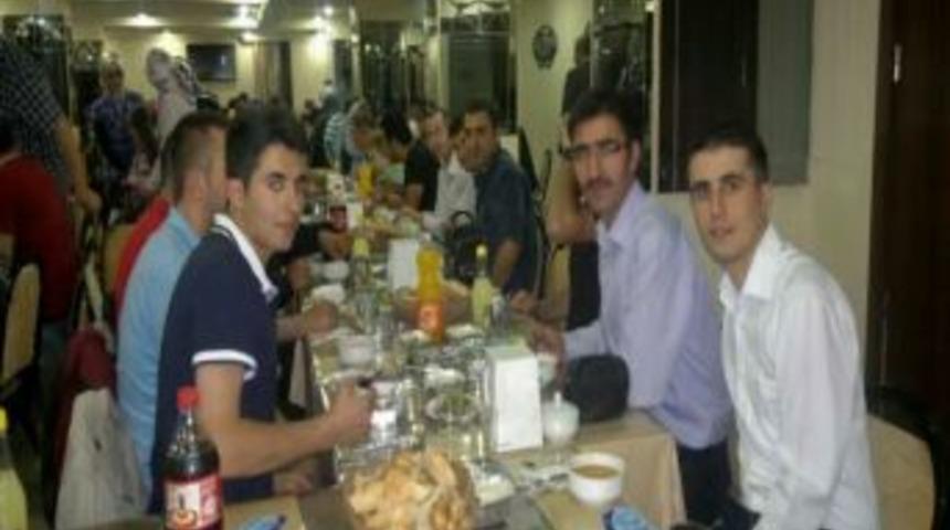 Kars'ta Bulunan Sivaslılar Iftarda Bir Araya Geldi