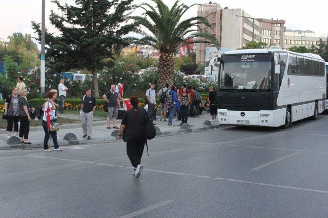 Ergenekon Sanıklarına Destek Afişlerini CHP Minibüsü Taşıdı