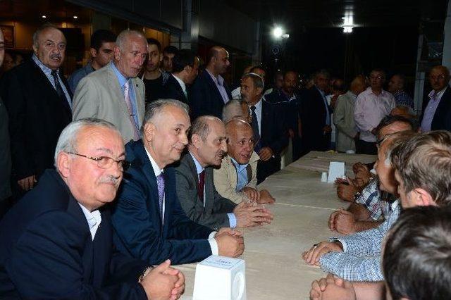 Bakan Erdoğan Bayraktar &Ccedil;akıroğlu Vakfı İftarına Katıldı 1