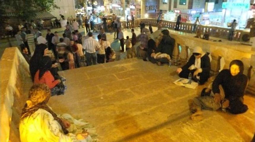 Suriyeli Sığınmacılar Mardin'de Dileniyor