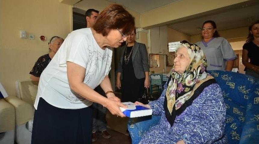 İzmir B&uuml;y&uuml;kşehir Onları Unutmadı