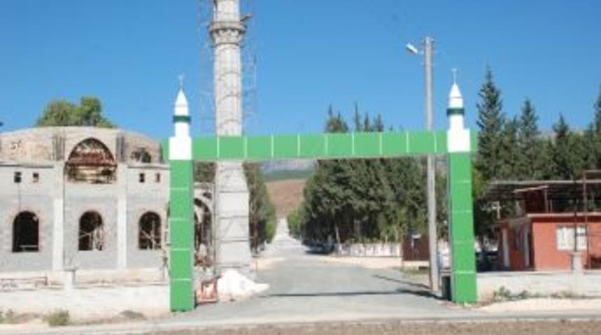 Kırıkhan&rsquo;daki Mezarlıklara Bayram D&uuml;zenlemesi