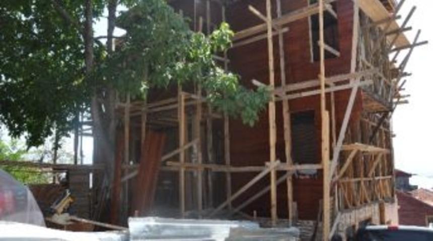 İzmit Belediyesi Tarihe Sahip &Ccedil;ıkıyor