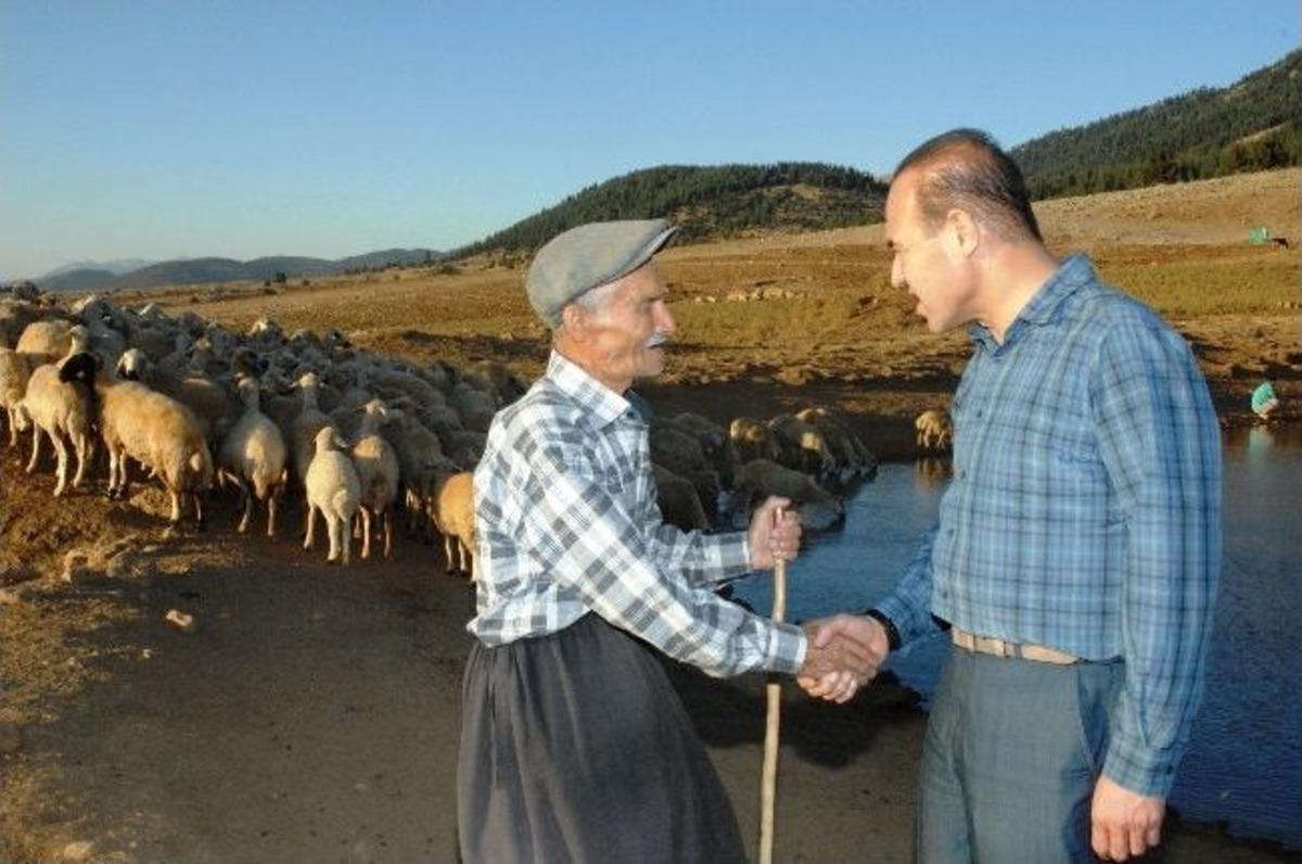 S&ouml;zl&uuml;&rsquo;den G&ouml;ller Yaylasında Beş Bin Kişilik İftar