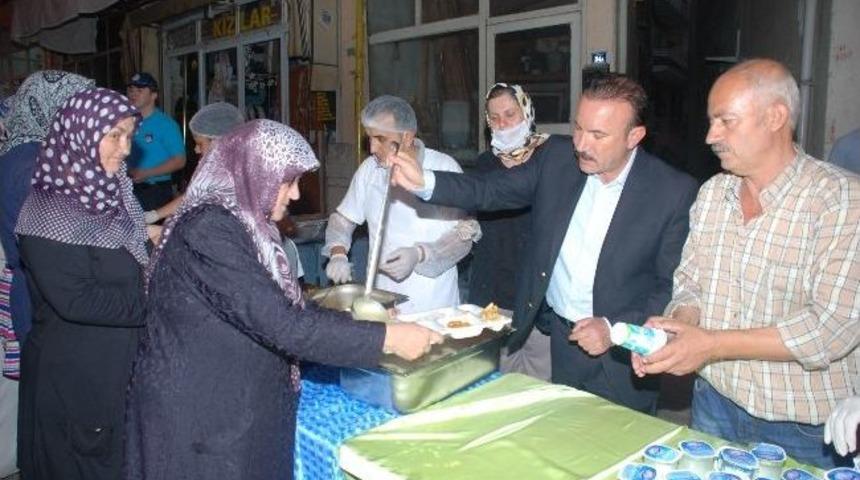 Kuru&ccedil;eşme Sakinleri Hep Birlikte İftar Yaptı