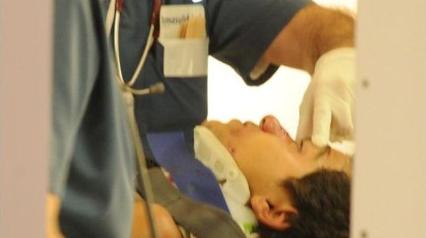 Motosiklet Elektrik Direğine &Ccedil;arptı