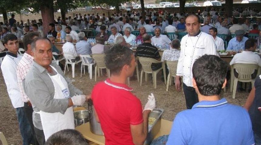 Arabanlılar Haci Kahraman&rsquo;ın 2. İftar Yemeğinde Bir Araya Geldi