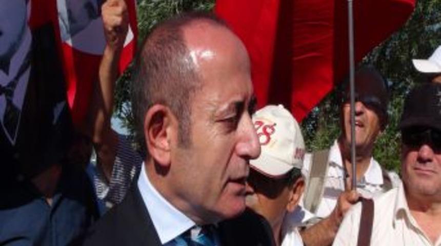 Akif Hamza&ccedil;ebi: Karardan &Uuml;mitli Değilim