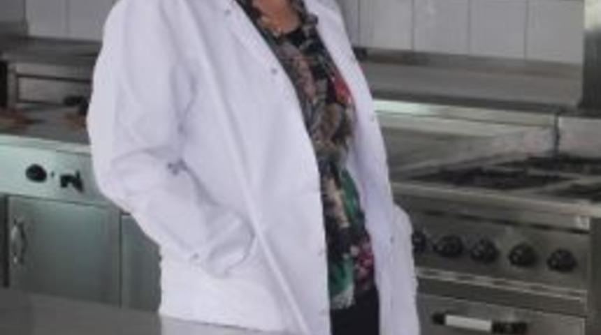 Uzmanlardan &ldquo;bayramda Tatlı, &Ccedil;ikolata Ve Şeker Yerine S&uuml;t, Peynir Ve Yumurta T&uuml;ketin&rdquo; &Ccedil;ağrısı