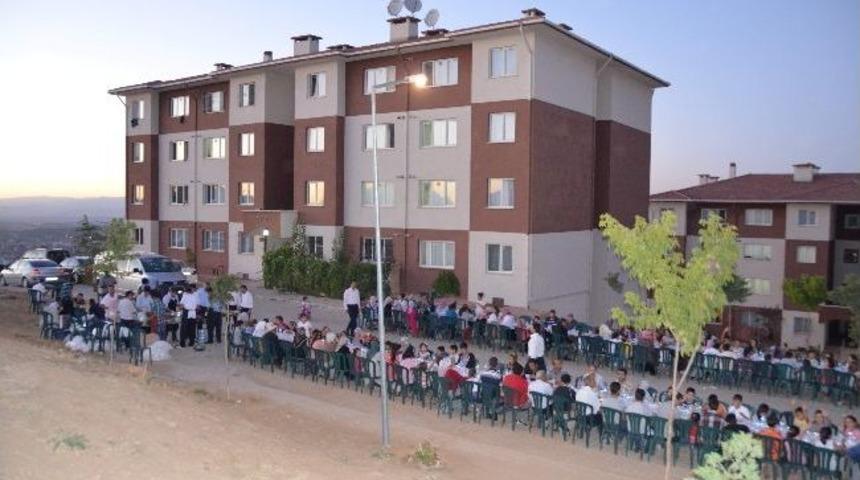 Malatya Valisi Vasip Şahin, Fakir Vatandaşlarla İftar Sofrasında Buluştu