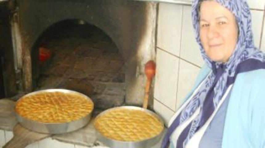 Hayrabolu&rsquo;da Bayramlık Ev Yapımı Baklavalar Reva&ccedil;ta