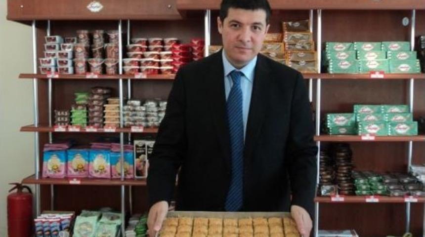 Ramazan Bayramı I&ccedil;in 10 Ton Tatlı Hazırladı