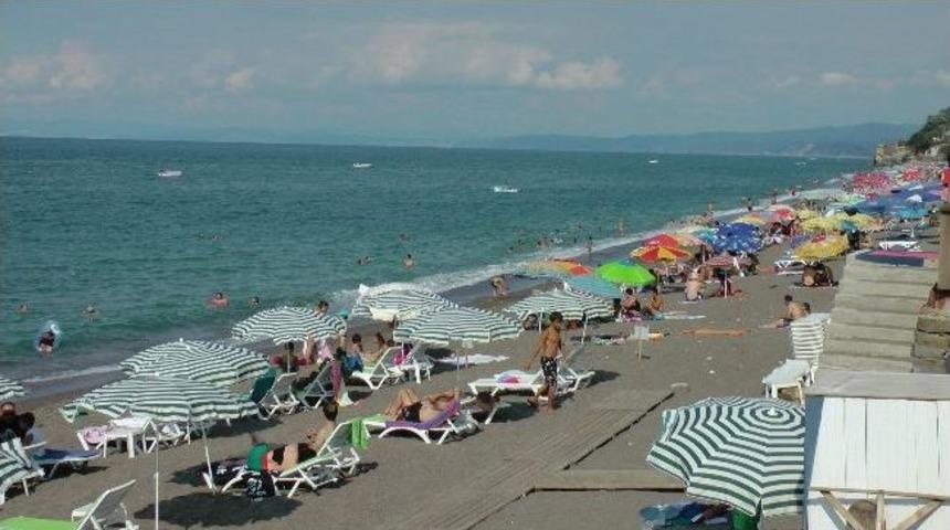 Ak&ccedil;akoca Sahilleri Bodrum'u Aratmıyor