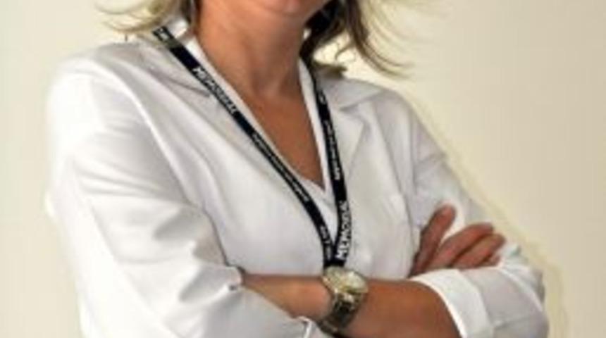 "Koyu Tenliler 15, A&ccedil;ık Tenliler 30 Fakt&ouml;r G&uuml;neş Kremi Kullanmalı"